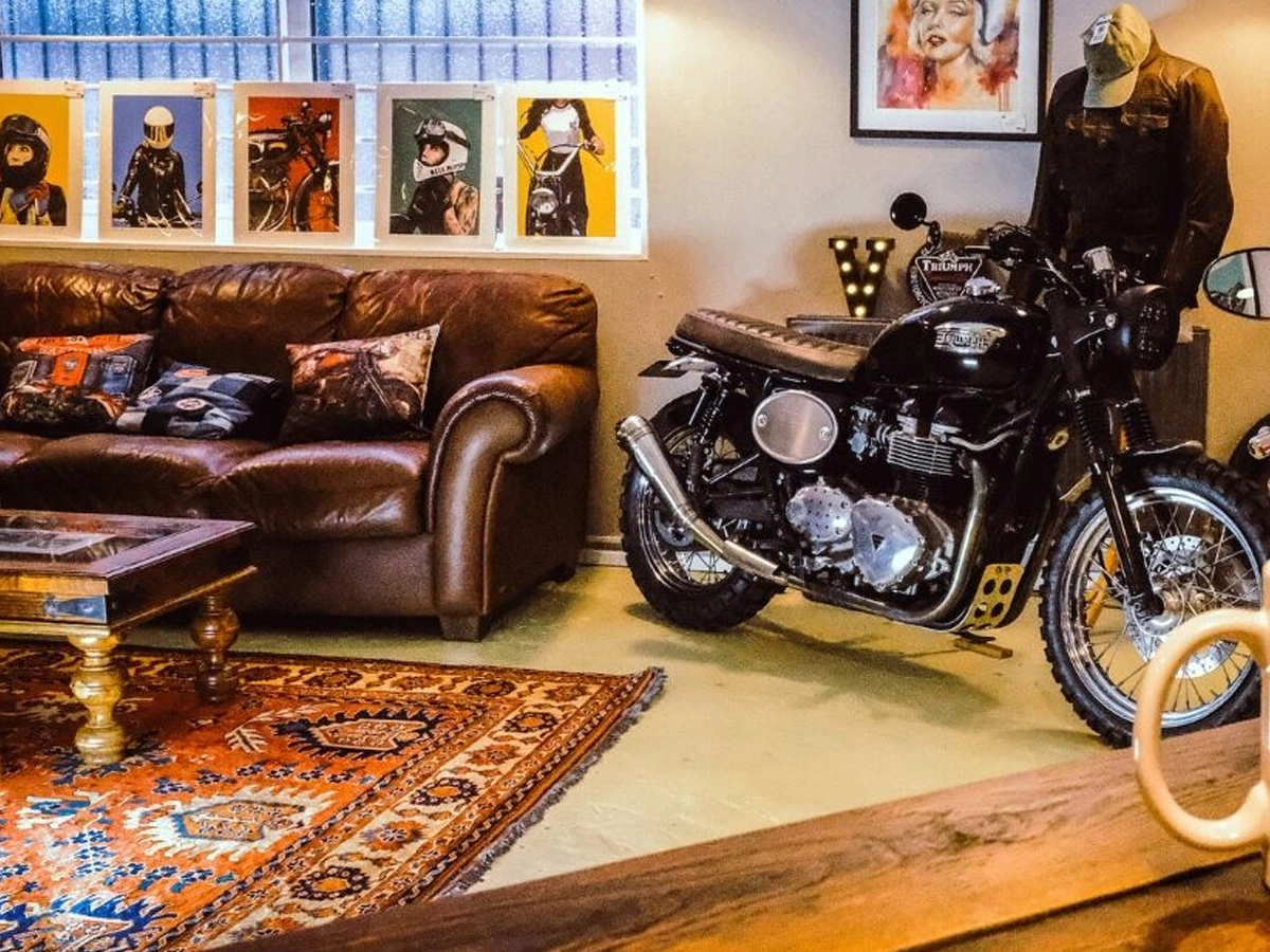 Showroom of motoropstelling van Passie Motoren